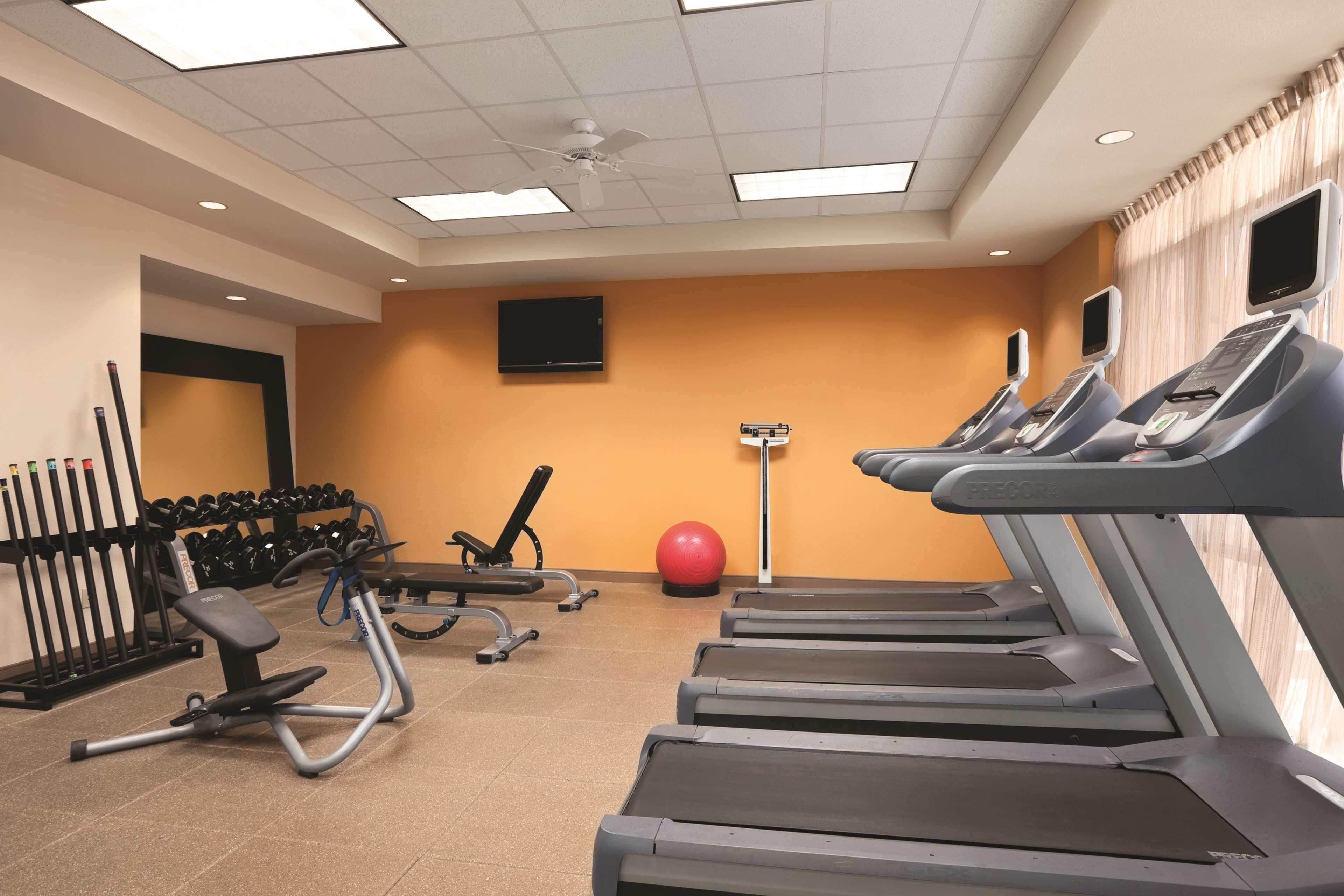 Embassy Suites East Peoria Hotel And Riverfront Conference Center Zařízení fotografie