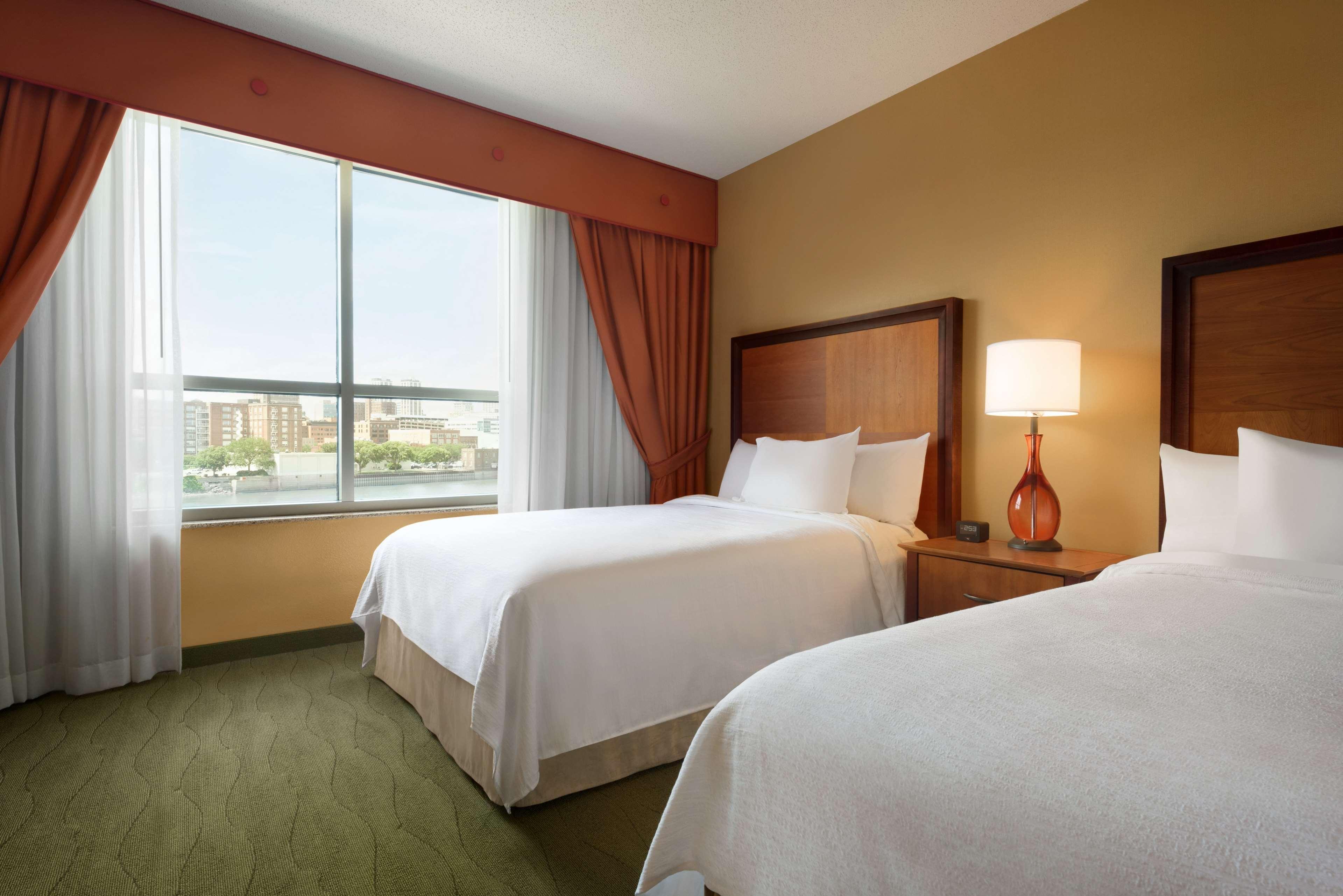 Embassy Suites East Peoria Hotel And Riverfront Conference Center Exteriér fotografie