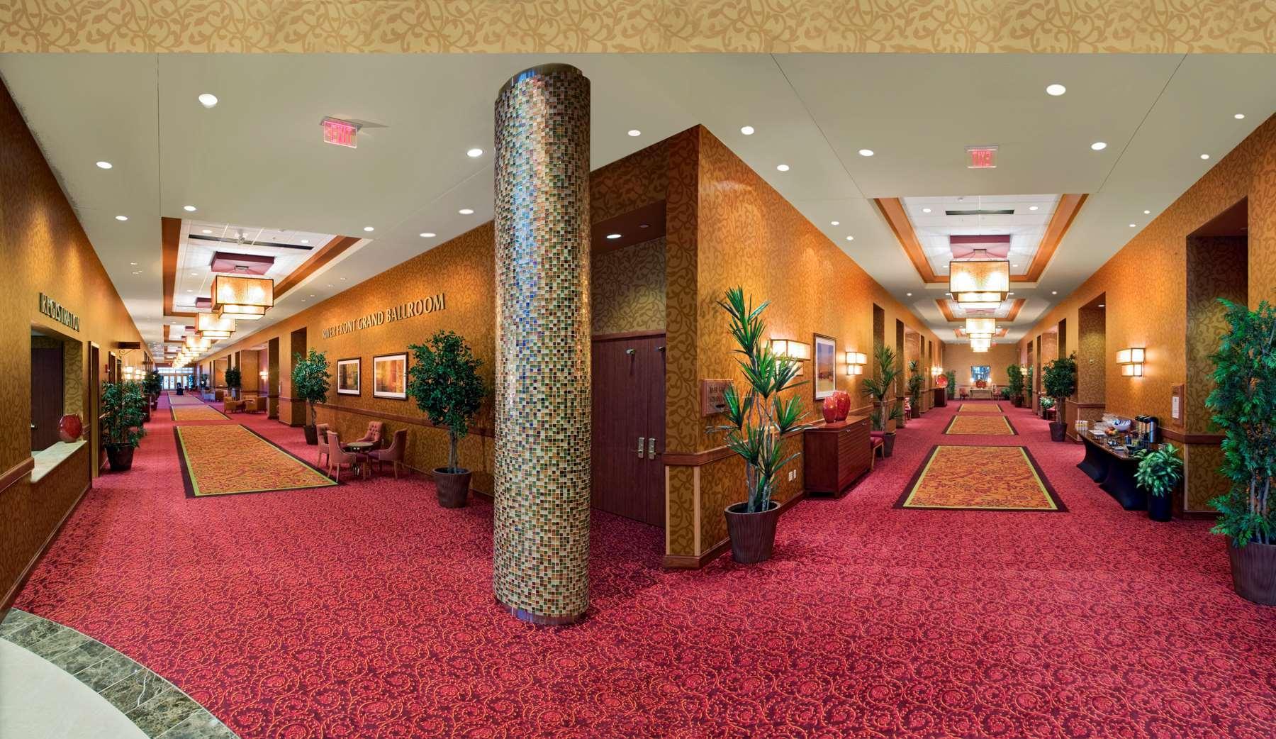 Embassy Suites East Peoria Hotel And Riverfront Conference Center Exteriér fotografie