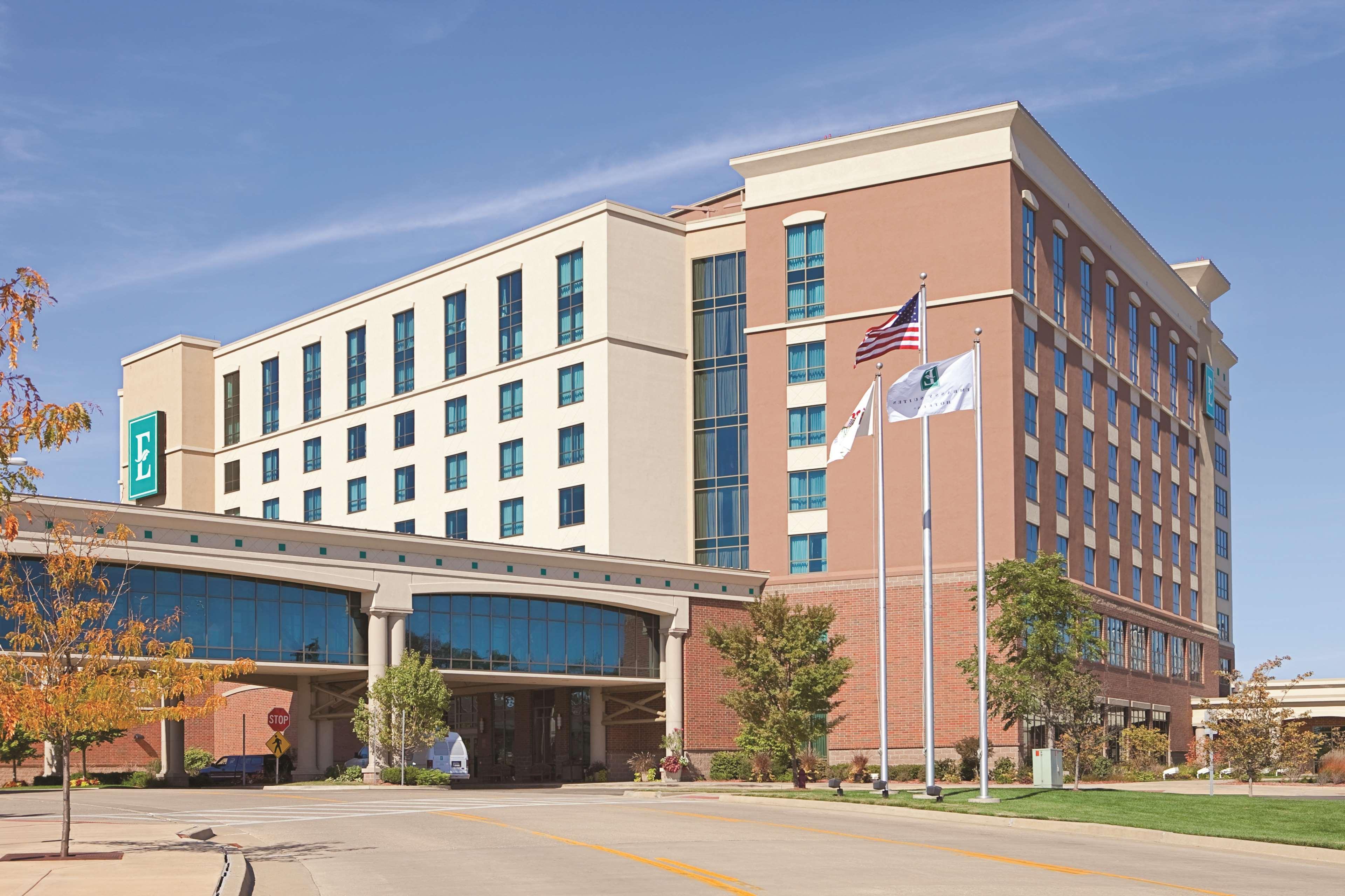 Embassy Suites East Peoria Hotel And Riverfront Conference Center Exteriér fotografie