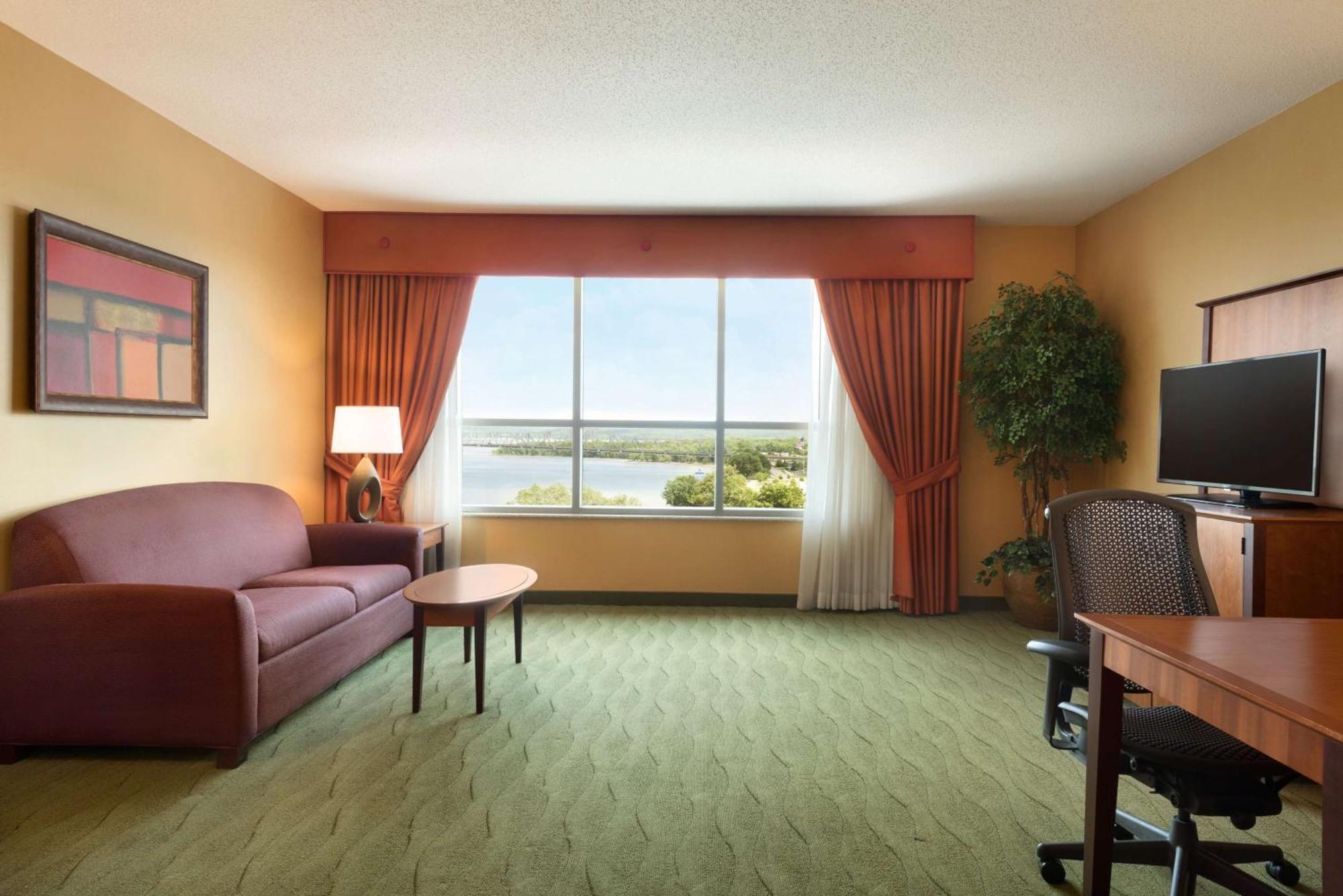 Embassy Suites East Peoria Hotel And Riverfront Conference Center Exteriér fotografie