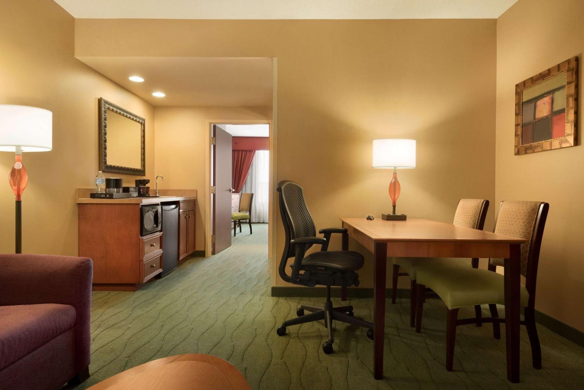Embassy Suites East Peoria Hotel And Riverfront Conference Center Exteriér fotografie