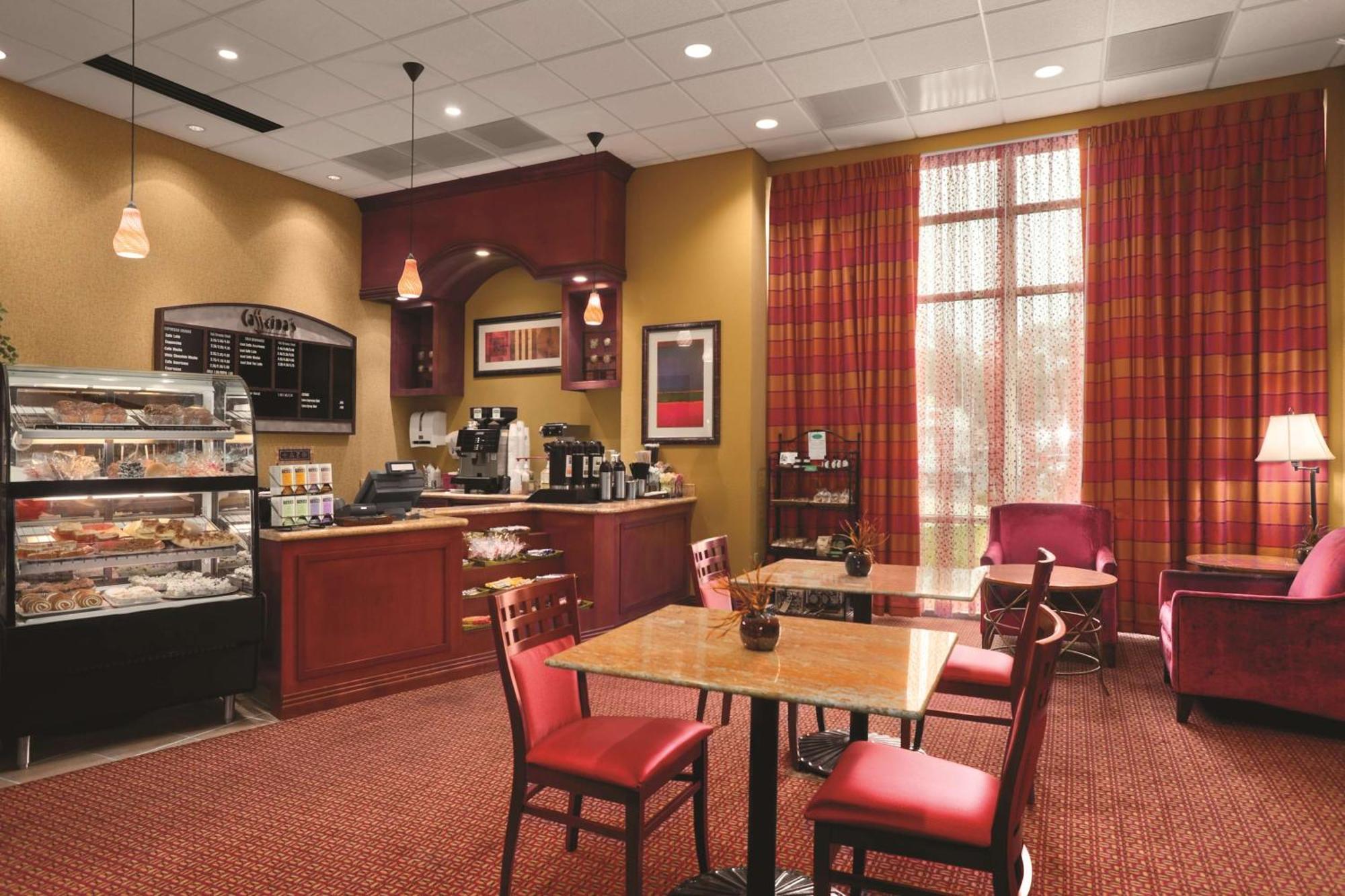 Embassy Suites East Peoria Hotel And Riverfront Conference Center Exteriér fotografie