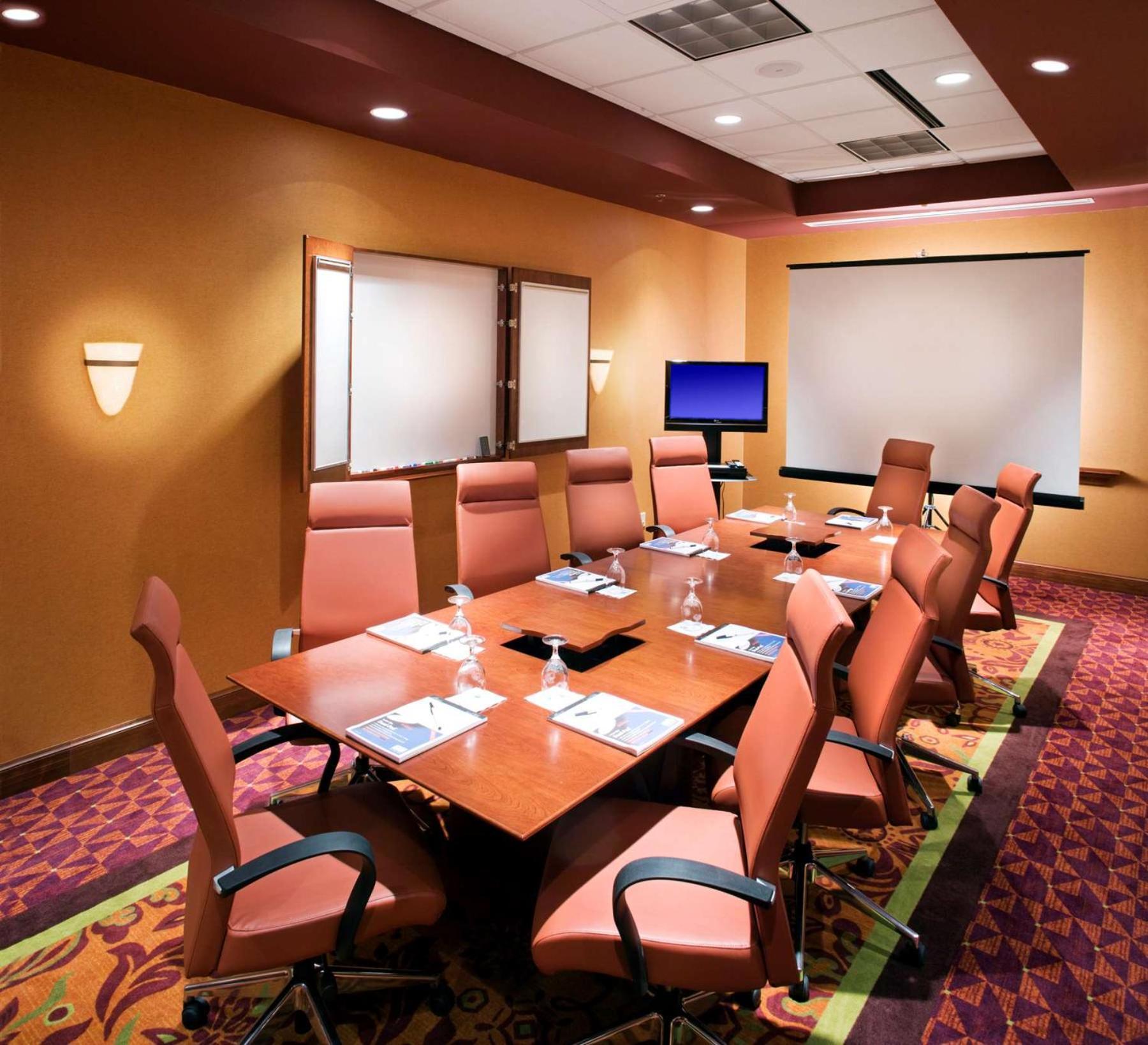 Embassy Suites East Peoria Hotel And Riverfront Conference Center Zařízení fotografie