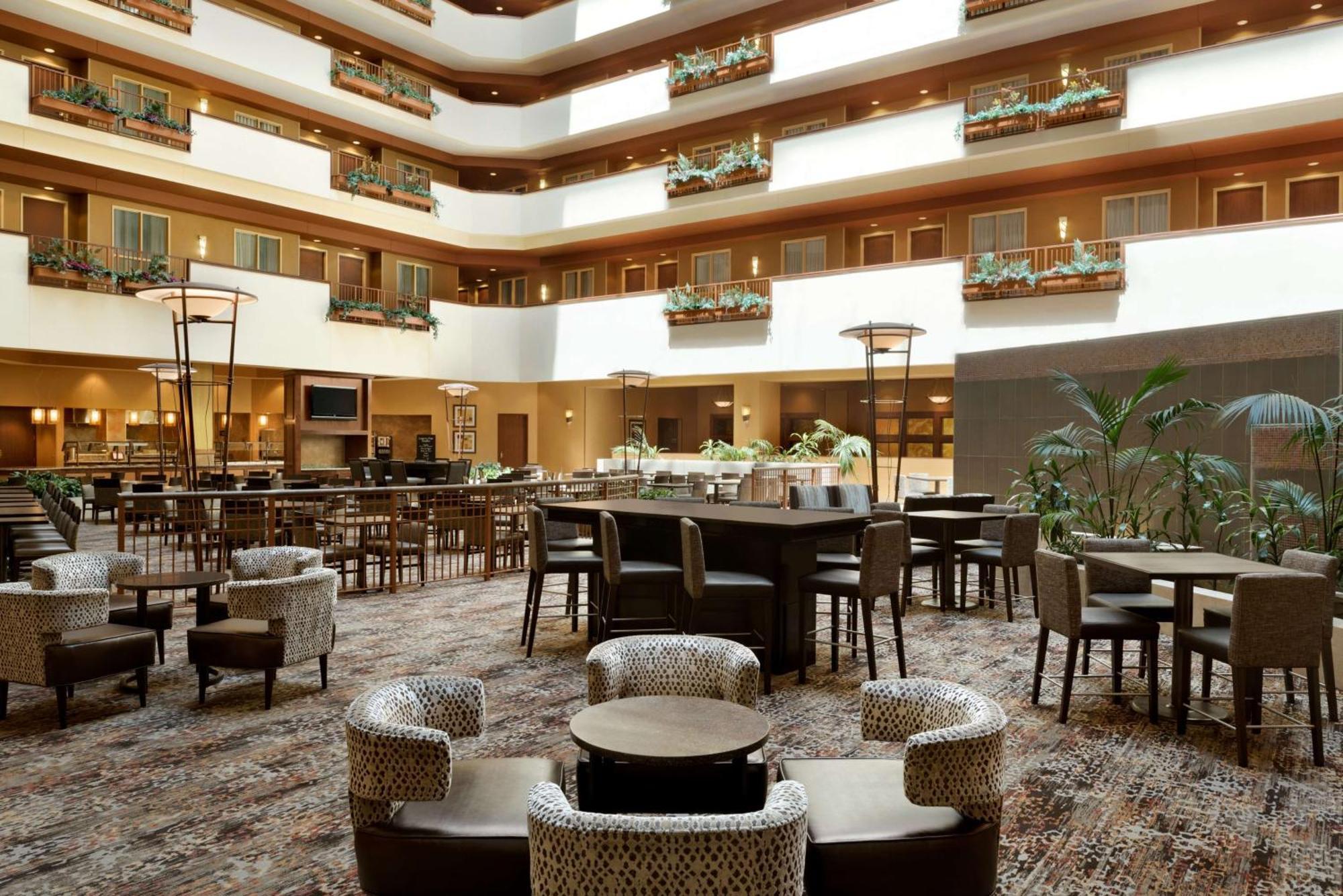 Embassy Suites East Peoria Hotel And Riverfront Conference Center Exteriér fotografie