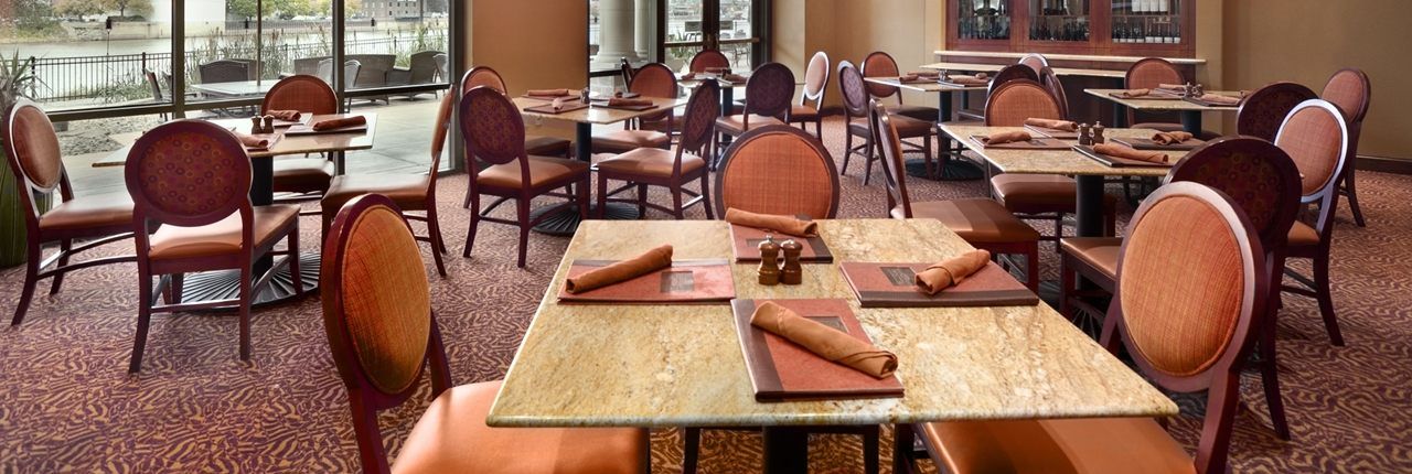 Embassy Suites East Peoria Hotel And Riverfront Conference Center Exteriér fotografie
